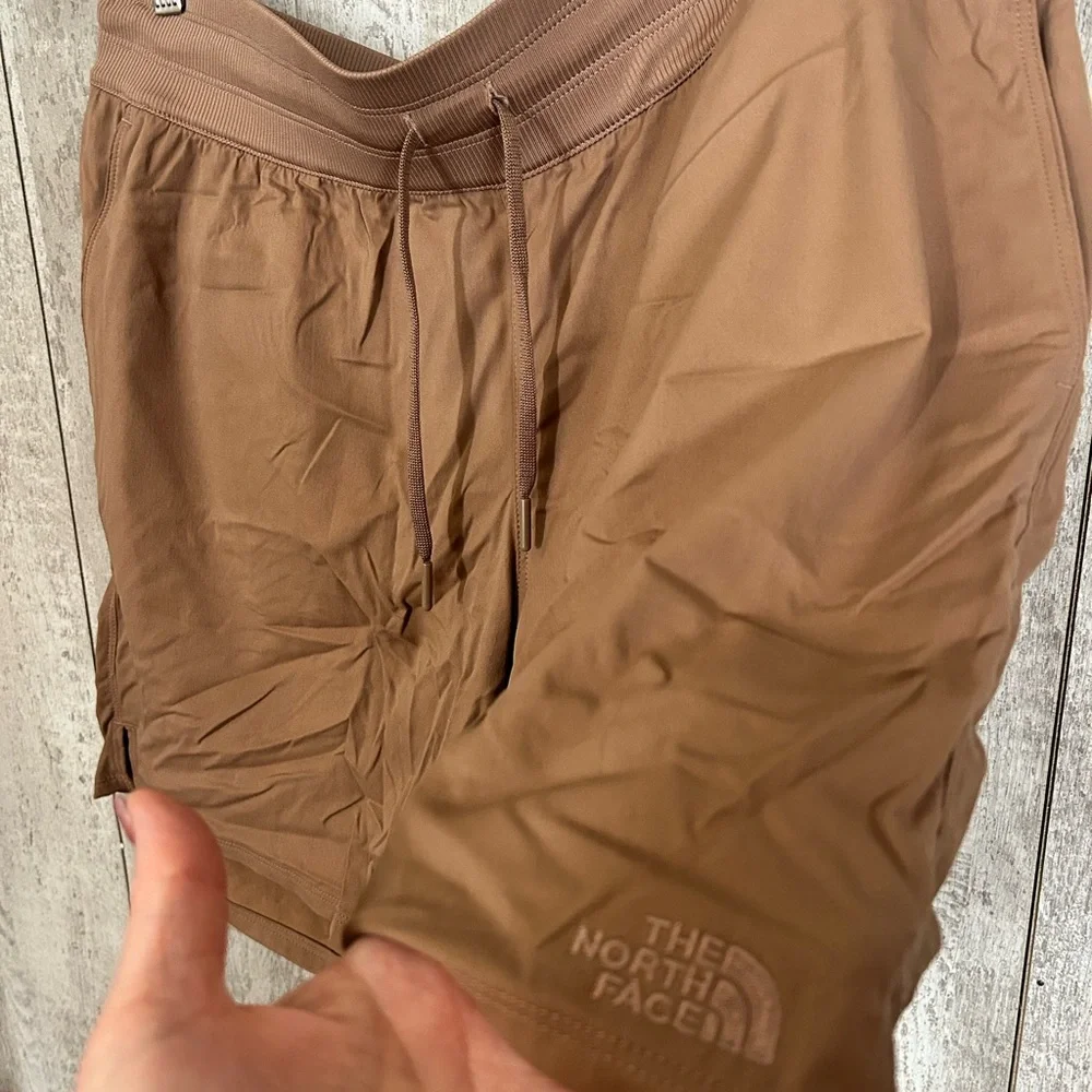 The North Face Latte Shorts - lightweight and packable! - Picture 1 of 4